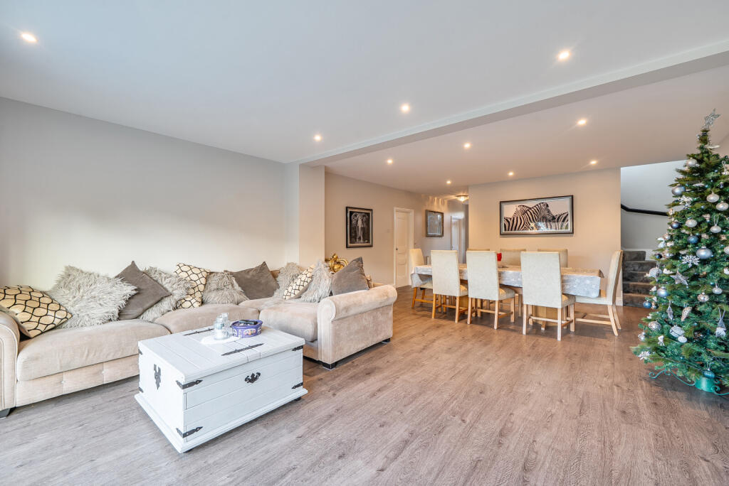 1385319-17-692eda...