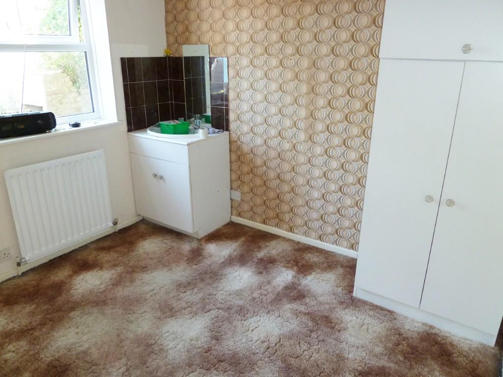 Bed 3 with side view