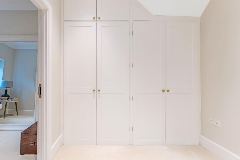 Principal Bedroom Wardrobe