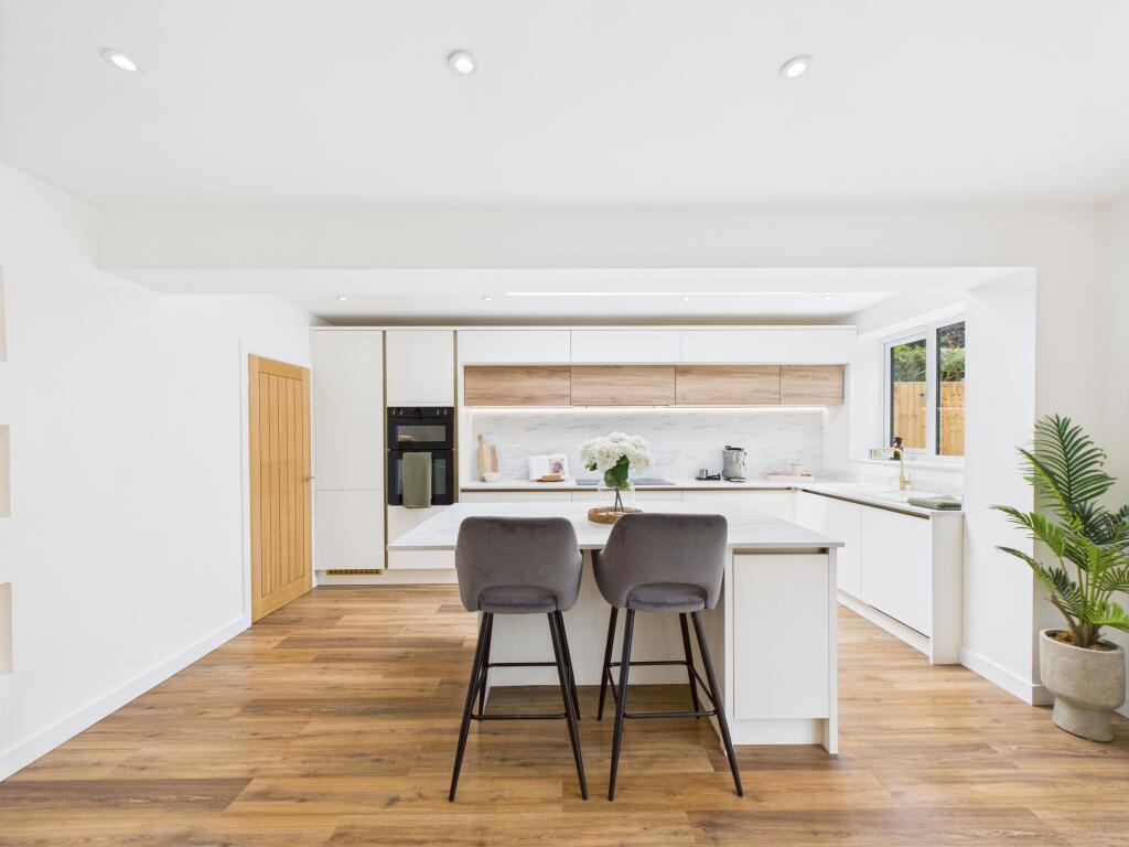 Kitchen/ Living Area