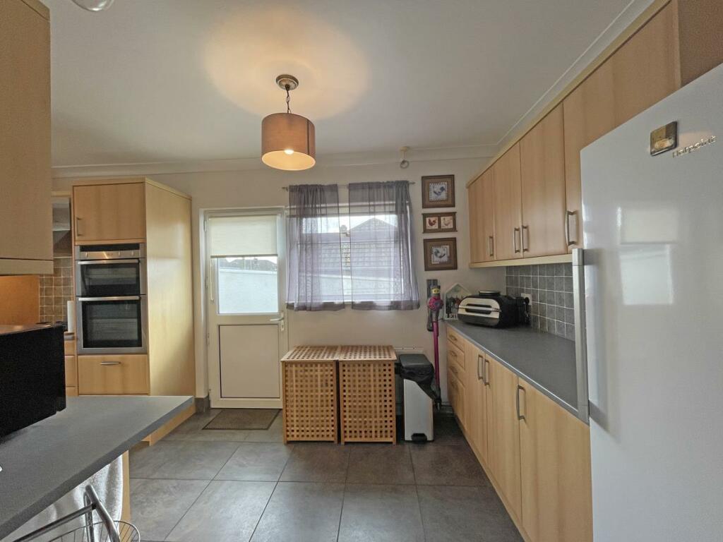 Kingswear Crescent 8 - Kitchen 1...jpg