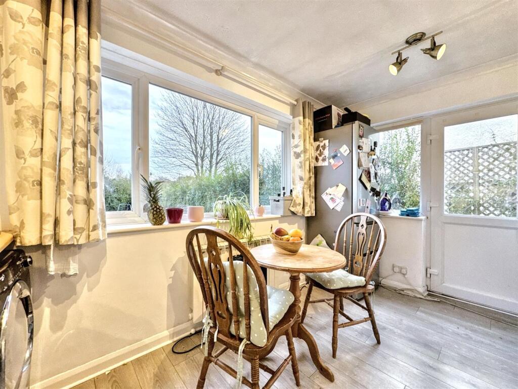 Kitchen/Breakfast Room