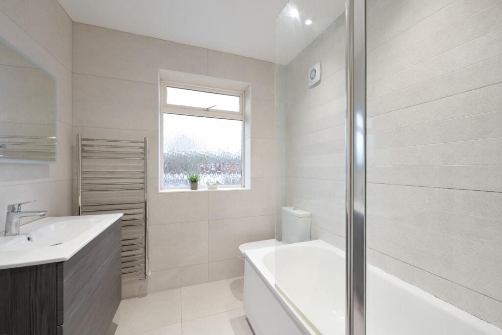 MORTIMER CRESCENT (10).jpg