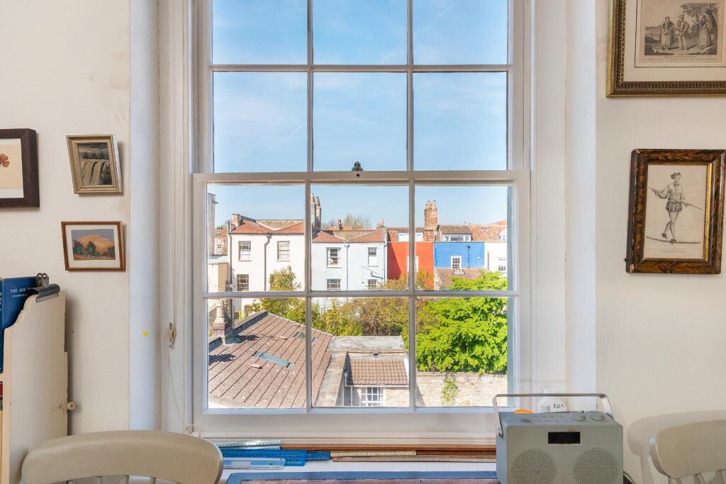 1S2PKN - Bedroom J.jpg