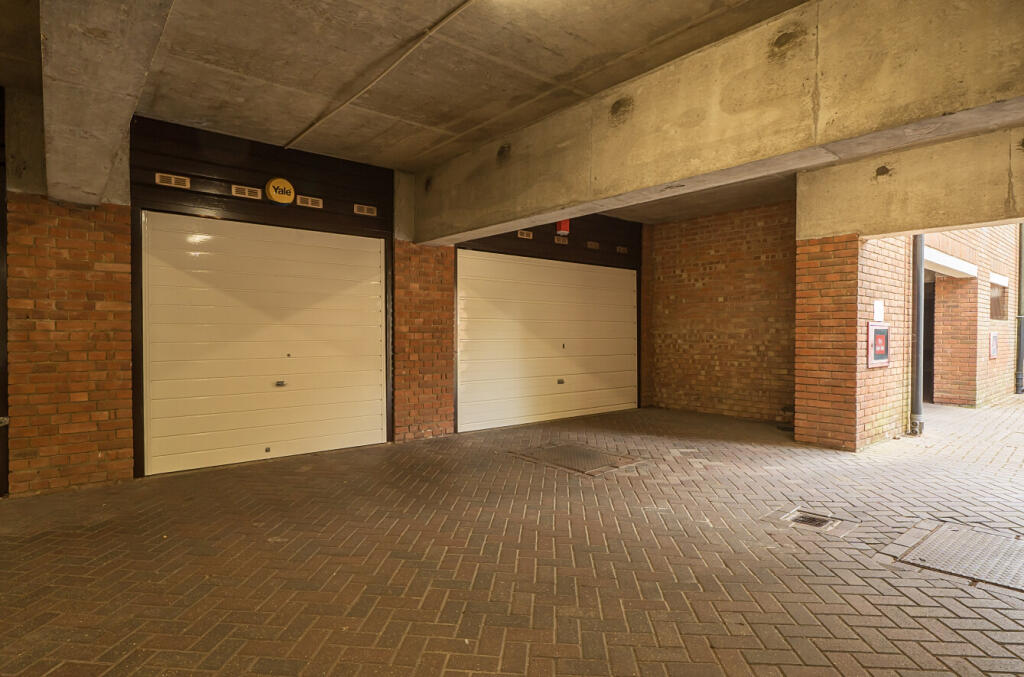 1316326-3-685c0bd...