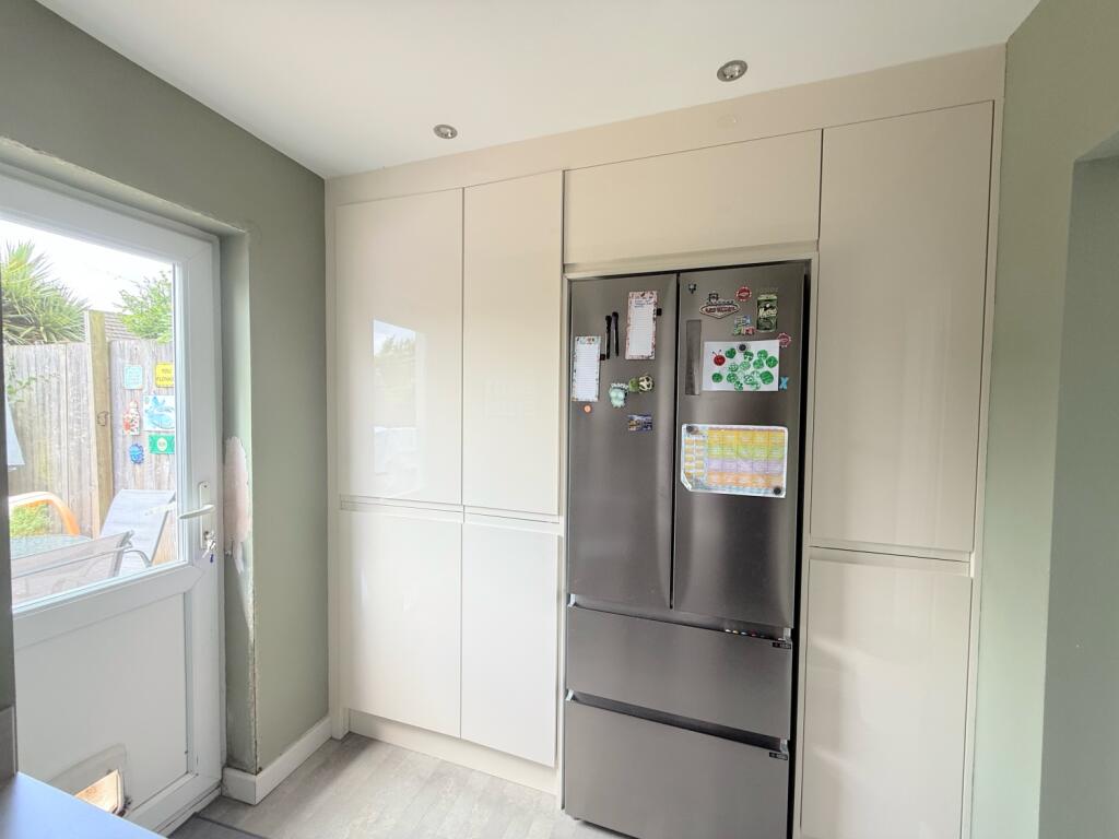 6B7F80C4-371E-4DD4-89FD-9F4754D5E18B