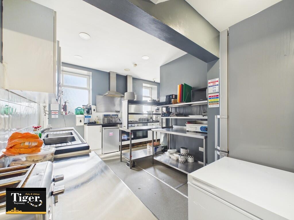 CAM02176G0-PR0498...