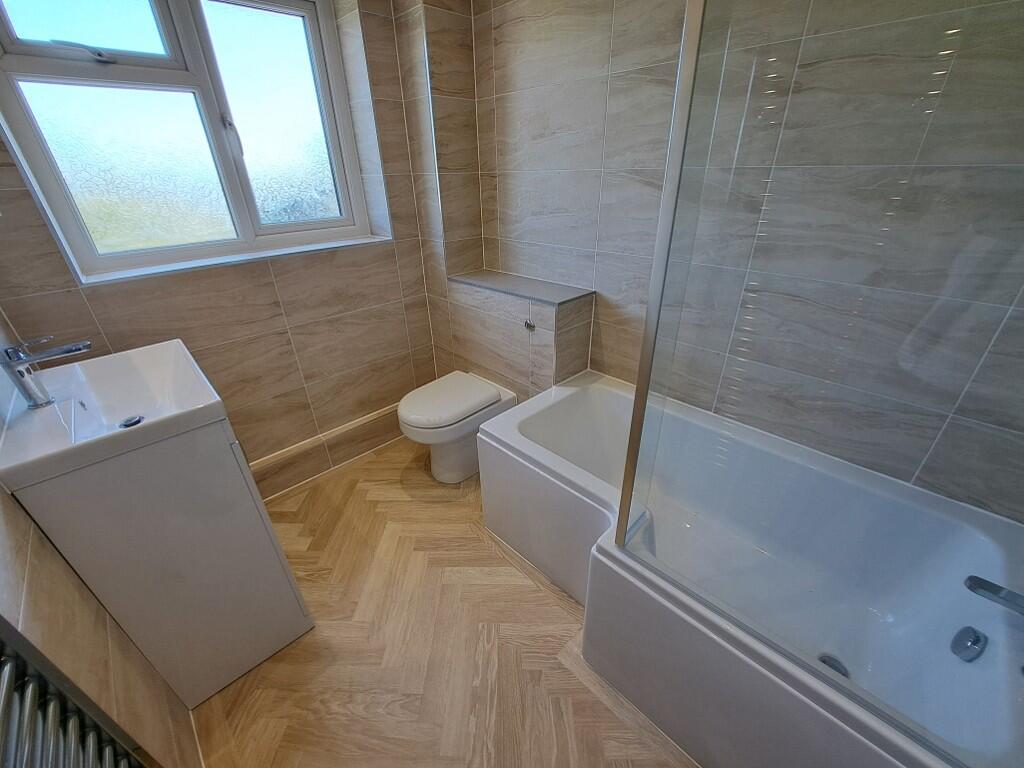 NEW BATHROOM/WC