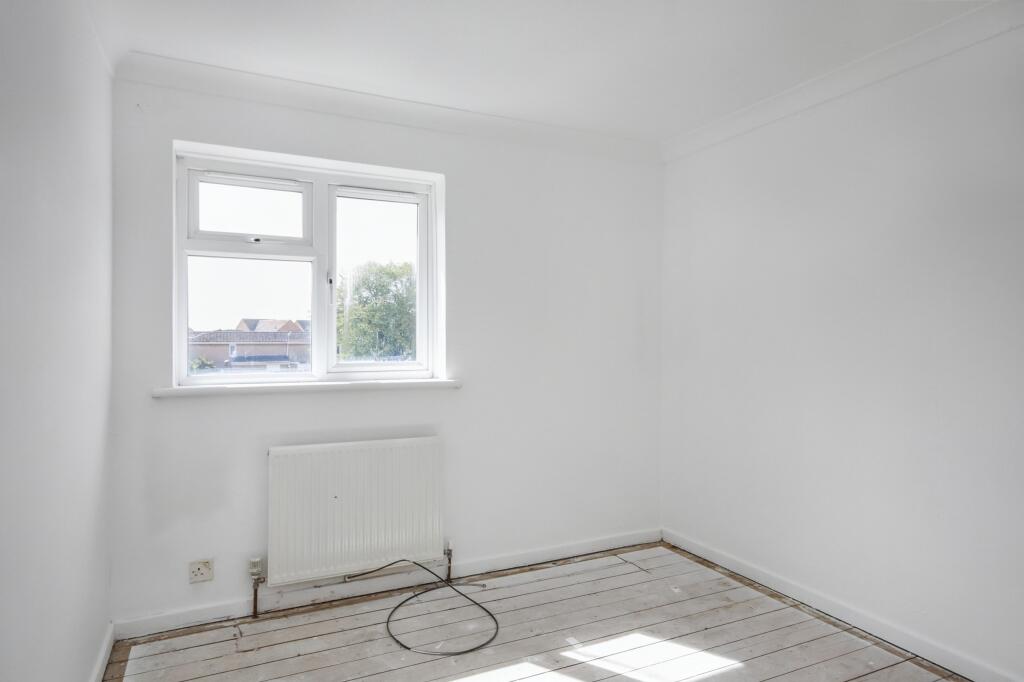 6 Thackery Close, Huntingdonshire, Cambridgeshire, PE29 1NA