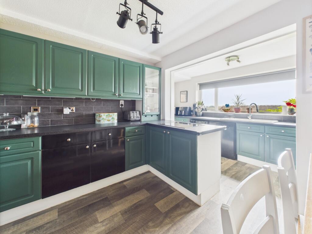 CAM04922G0-PR0032-STILL007