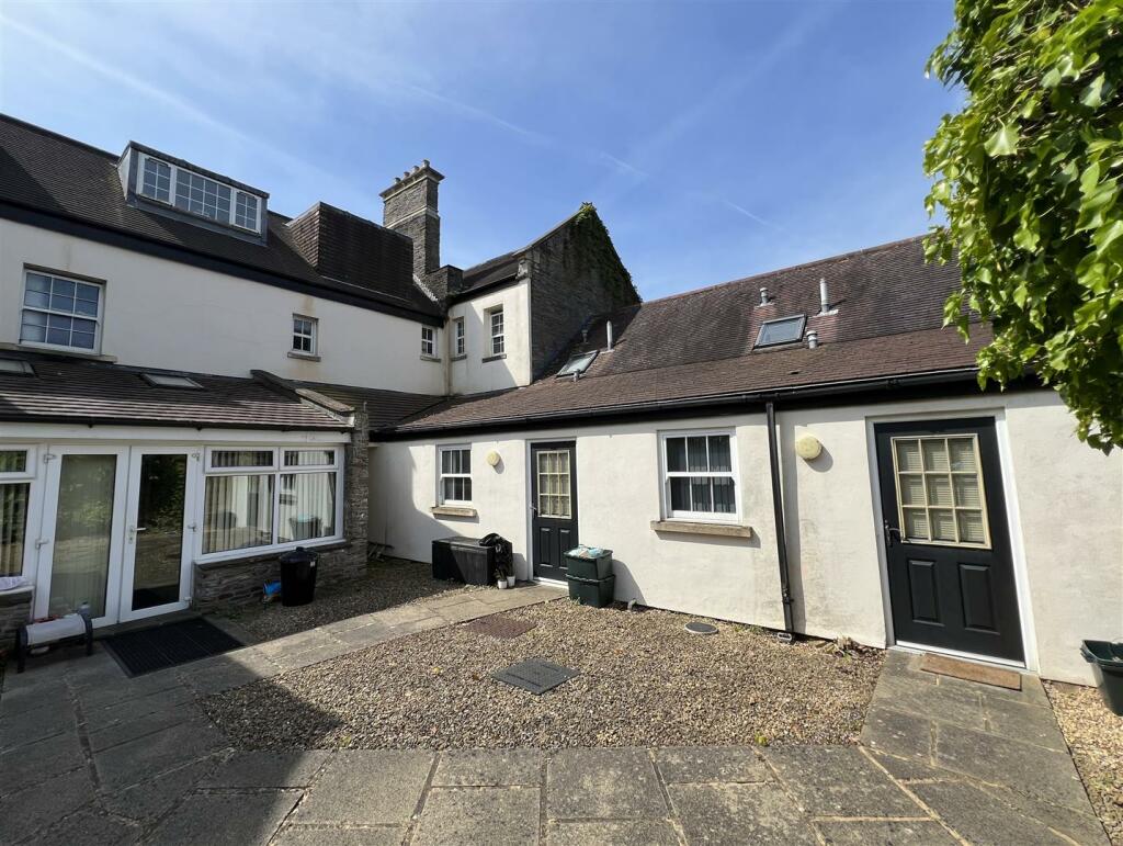 19 - Block of Flats For Sale, Hambrook, Bristol.JP