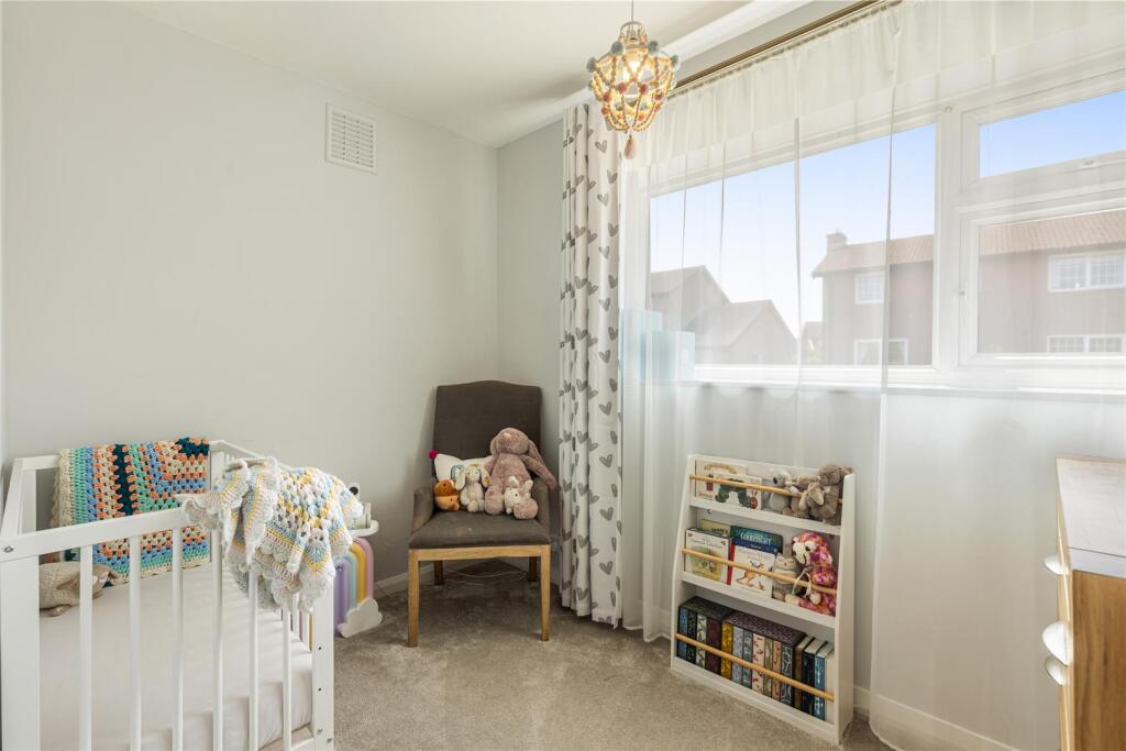 A22 - 20 Oxlea Close Torquay - 250714.jpg