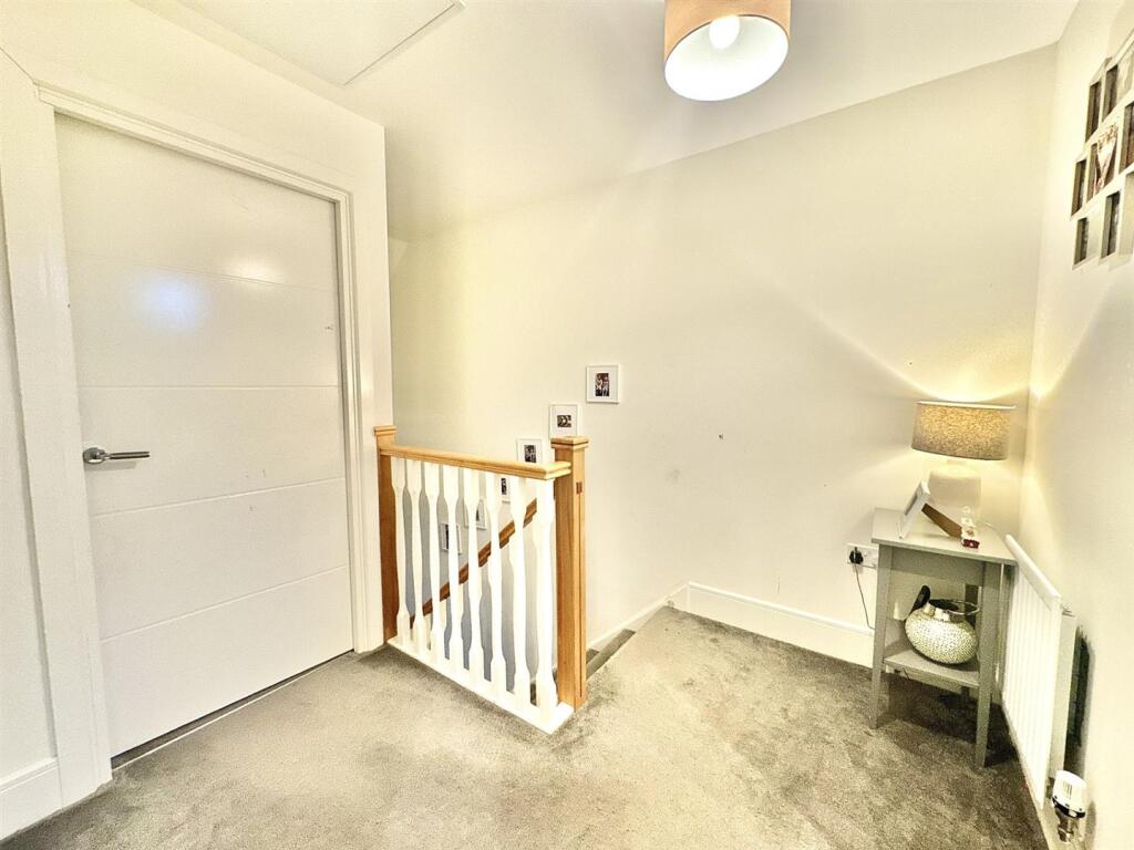 ACCOMMODATION SECOND FLOOR