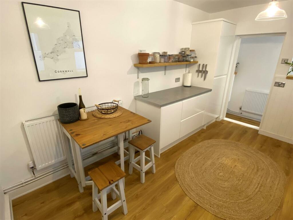 4 Clevedon Road Kitchen