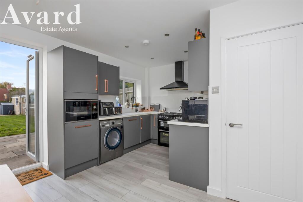 Craignair Avenue, 15-002.jpg