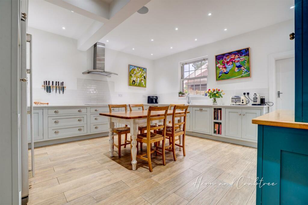 Queen Anne Square, Cardiff, HernCrabtree (20).jpg