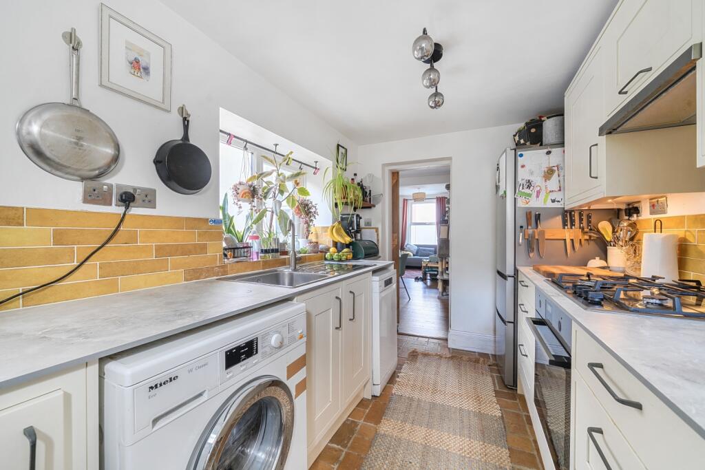 1364212-20-68ee4a6f3801e-ARW