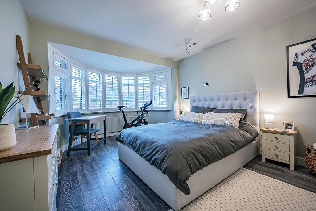 22MilvtnRdKnwBd23s copy.jpg