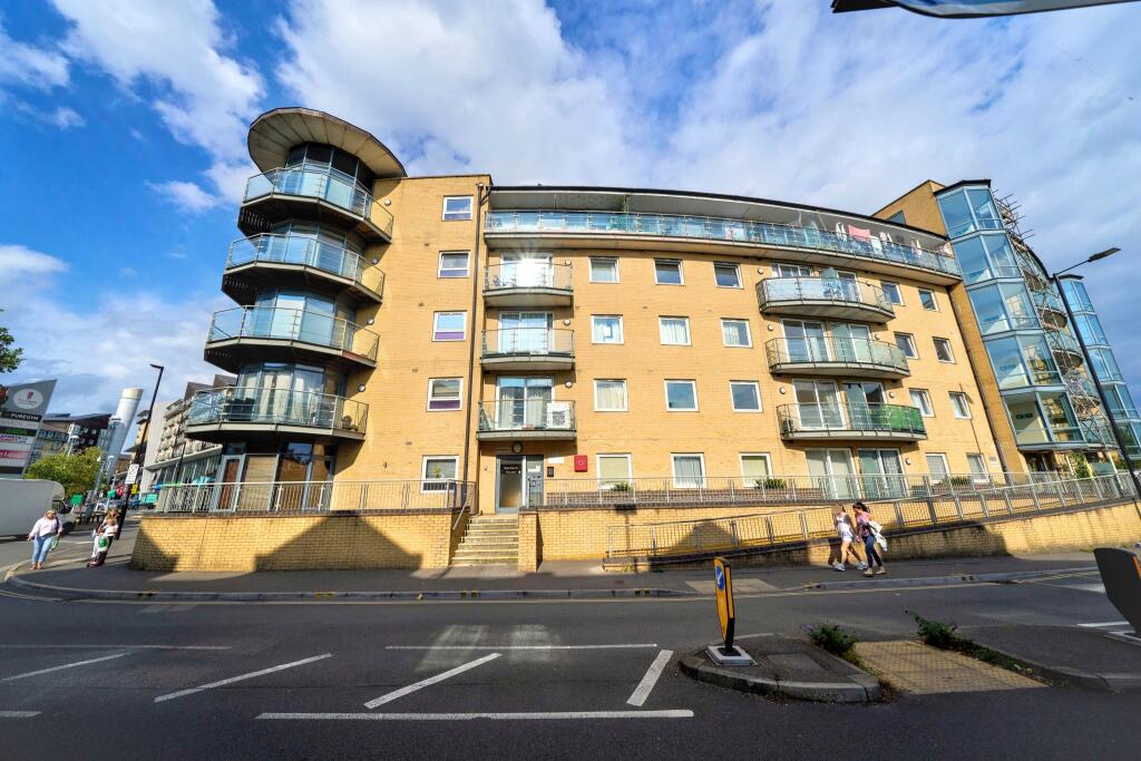 136 Berberis House, High Street, Feltham TW13 4GR