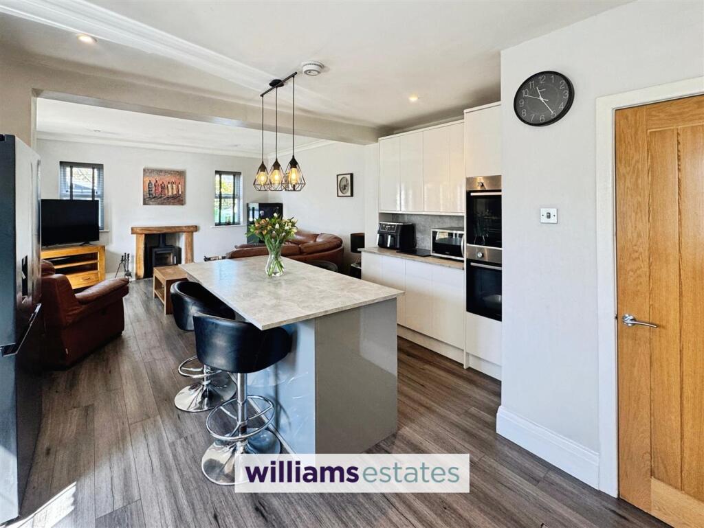 Kitchen/Diner/Living
