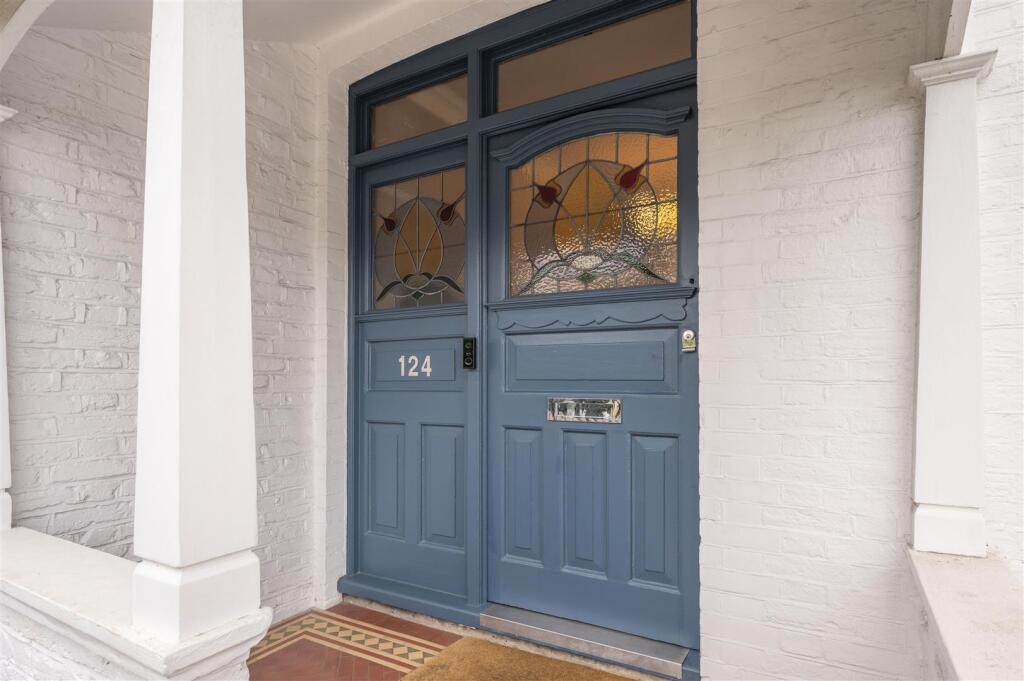 124 Pepys Road,3.jpg