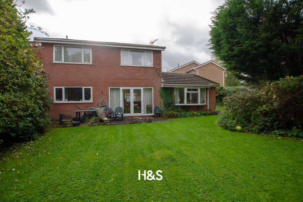 14 Woodrow Crescent - rear.jpg