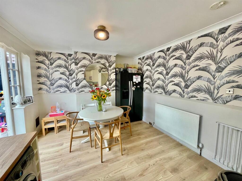 69 Birchwood Ave Diner.jpg