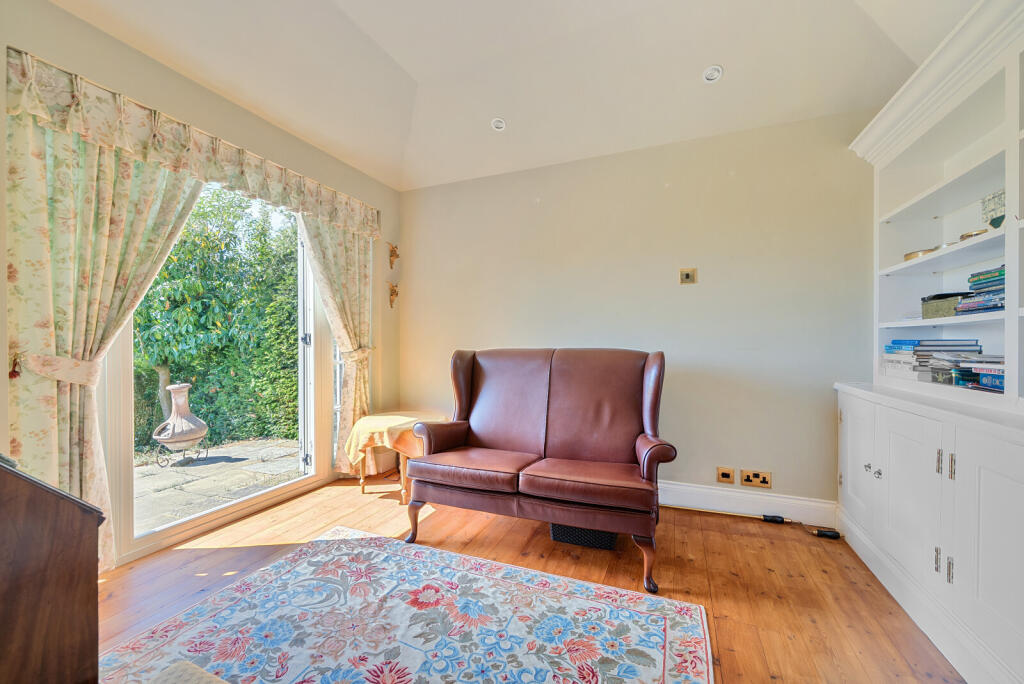 1300269-5-6877a35...