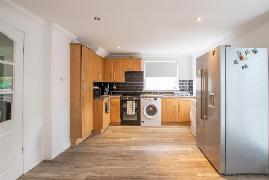 kitchen-2.jpg