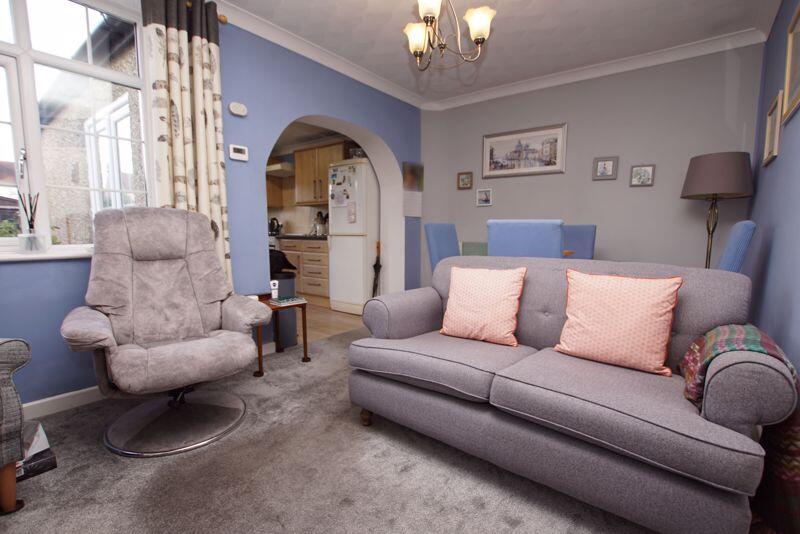 Sitting Room/ Dining Area