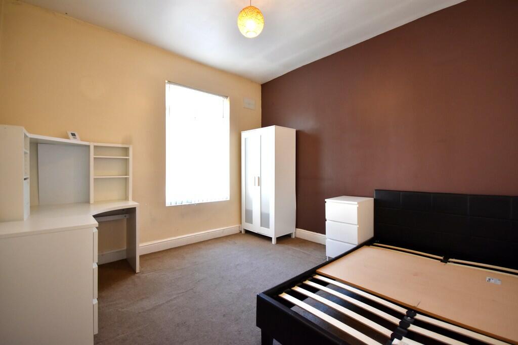 Bedroom 2 -min (1...