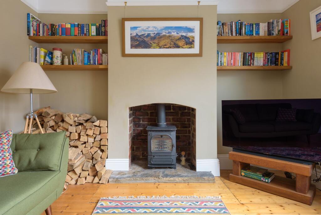 KITCHEN DINER AND LOUNGE