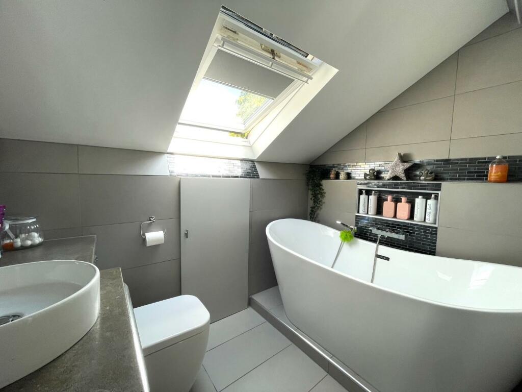 Bathroom.JPG