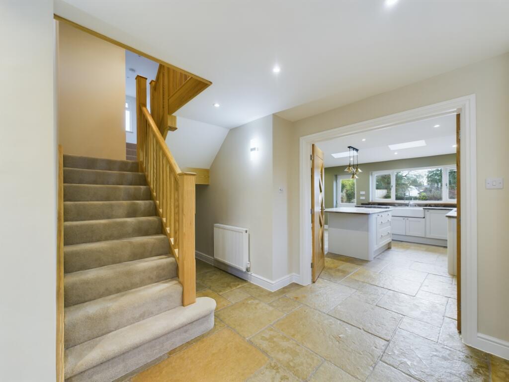 CAM02023G0-PR0113-STILL005