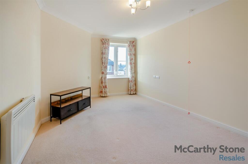 8673740-interior05.jpg