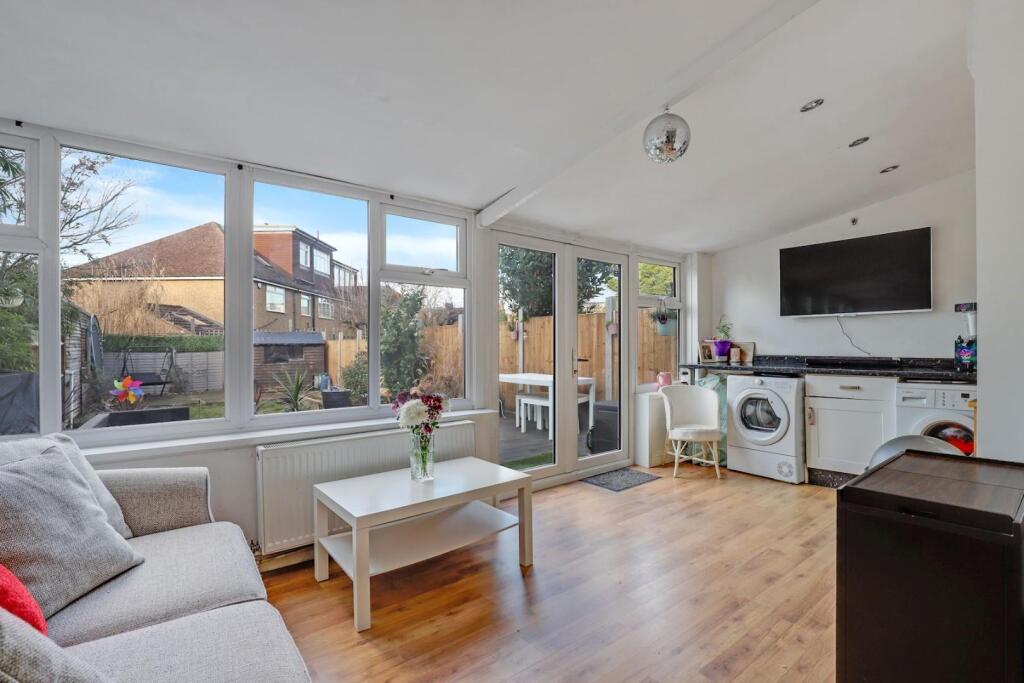 07-f96cJHPropWpen - 25 Warwick Road - 19-medium.jp