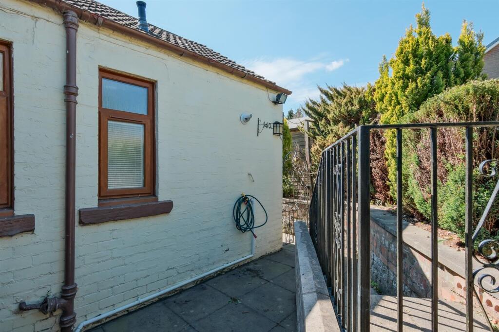 005-140 Caledonian Road Wishaw, ML2 0HT.jpg