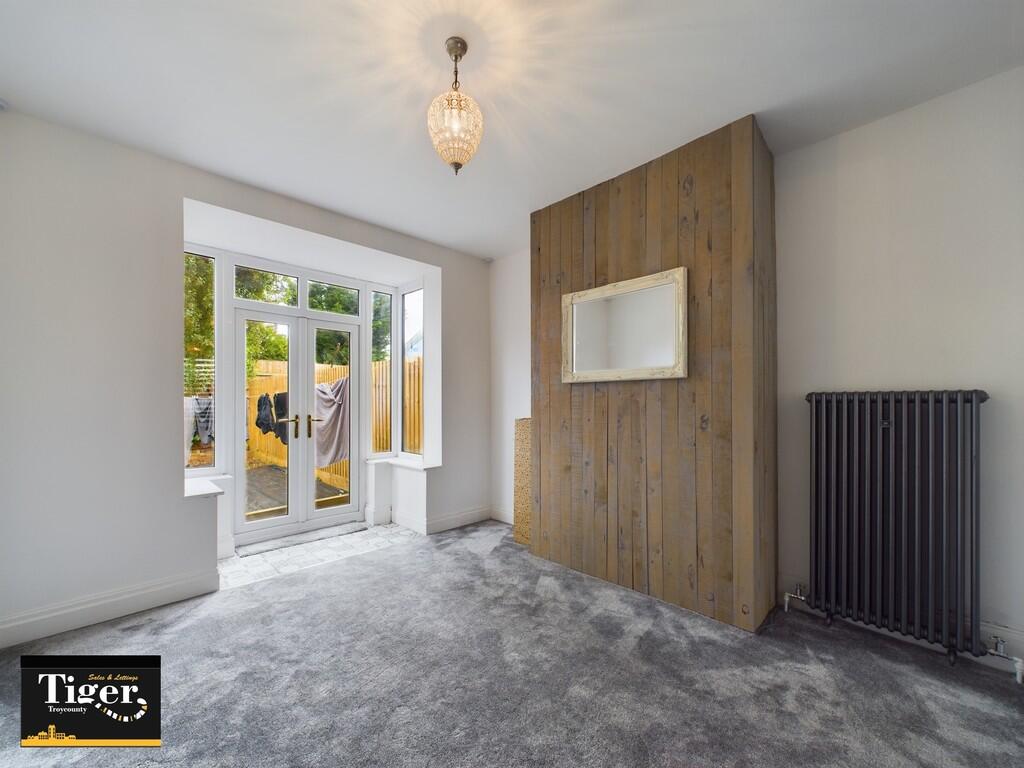 CAM02176G0-PR0315...