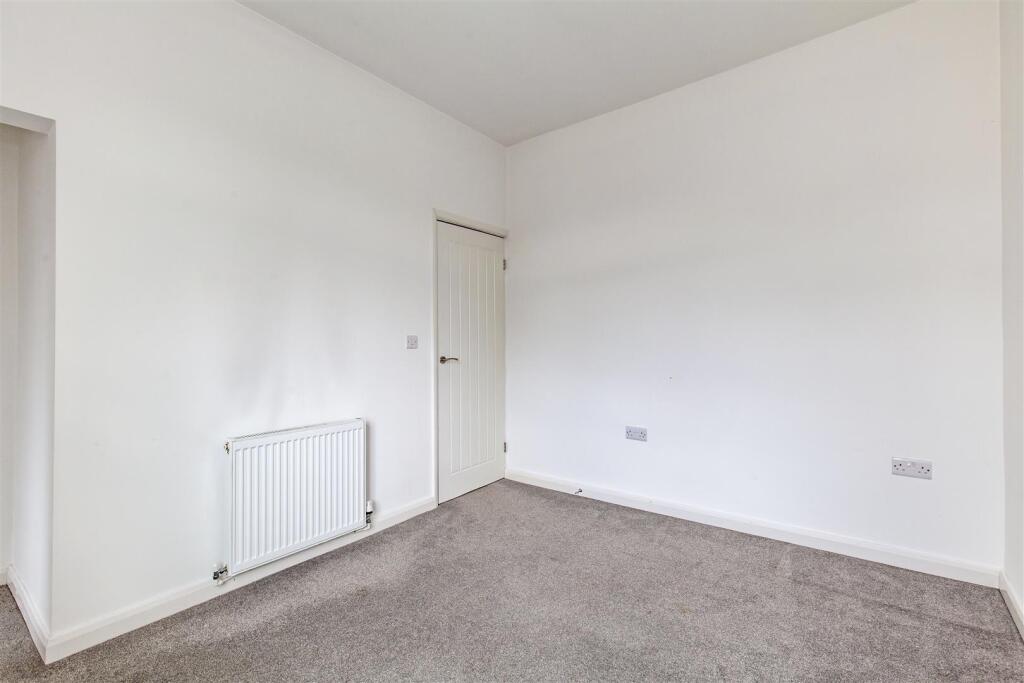Bedroom 2-2.jpg