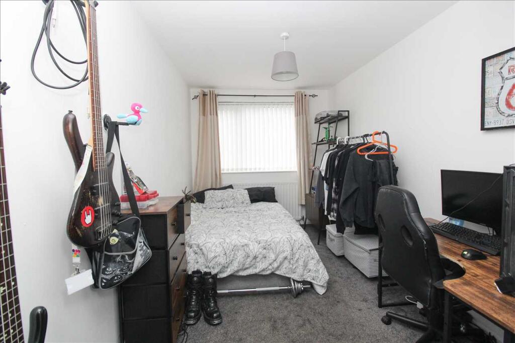 Bedroom/Side