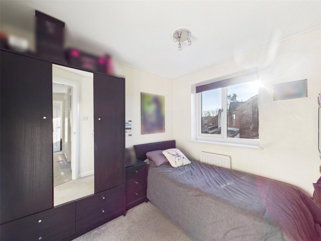 Magnolia Walk, Quedgeley, Gloucester, Gloucestershire, GL2