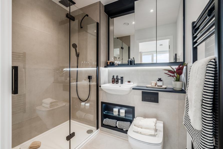 Show Apartment No.70 -