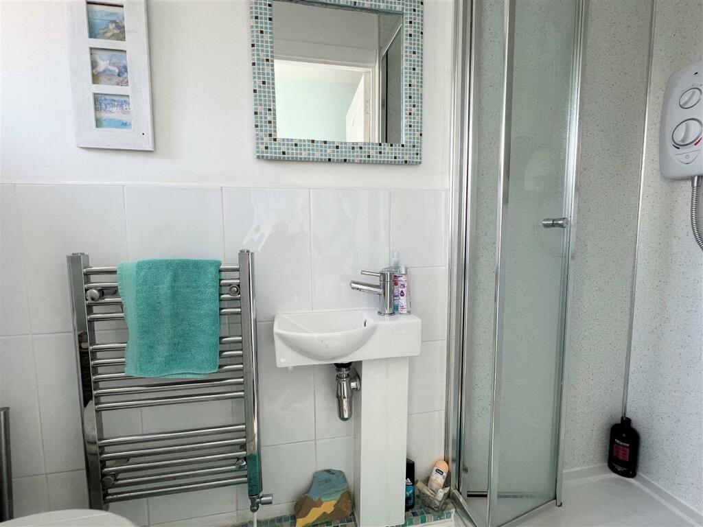 Cloakroom/Shower Room