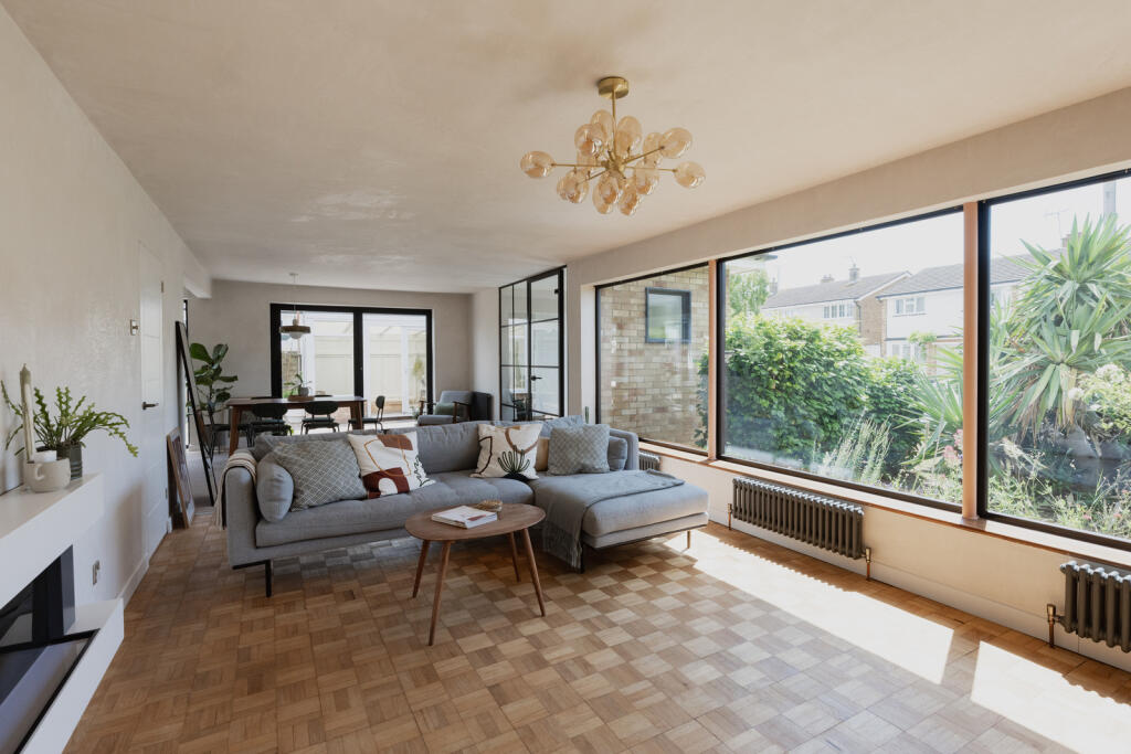 296832 - 67 Shoebury Road, Southend-on-Sea-18.jpg