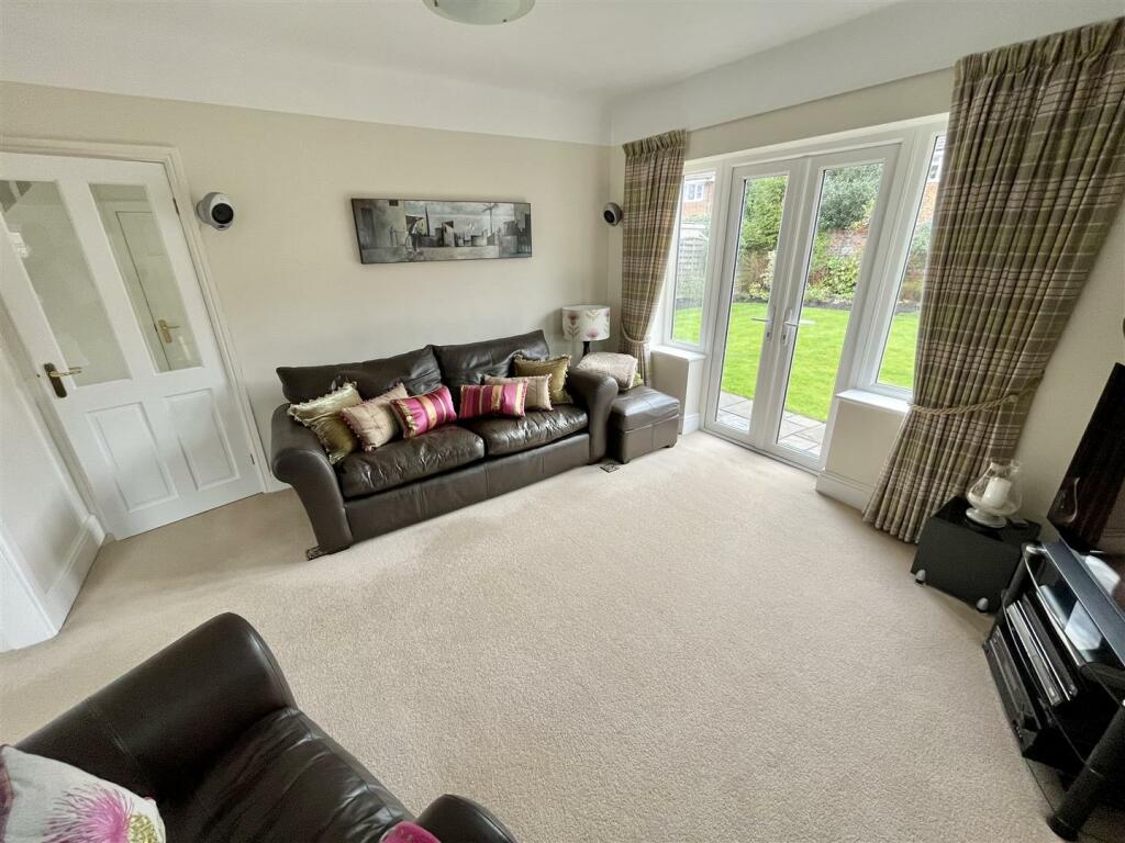 Lounge Aspect 3.jpg