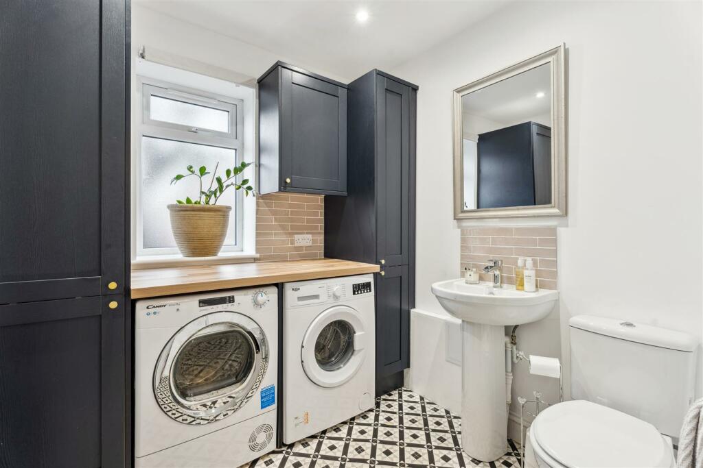 Utility Room / Cloakroom