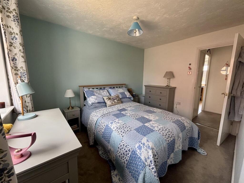 Bedroom 1 3.jpg