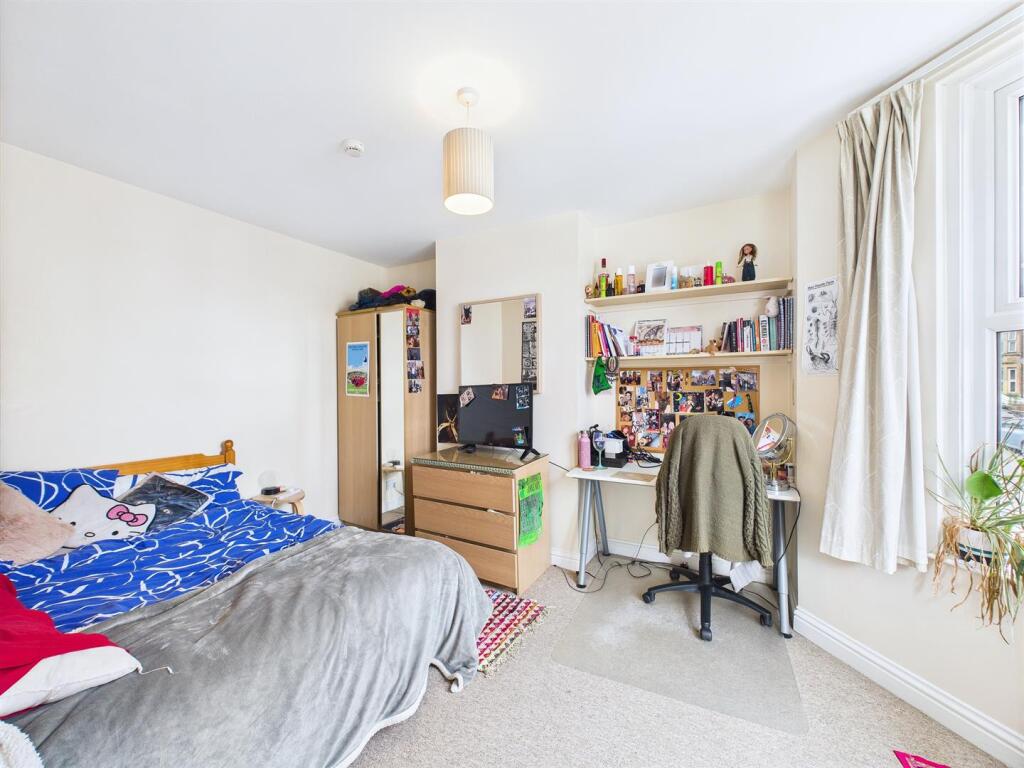 6 bedroom HMO (16).jpg