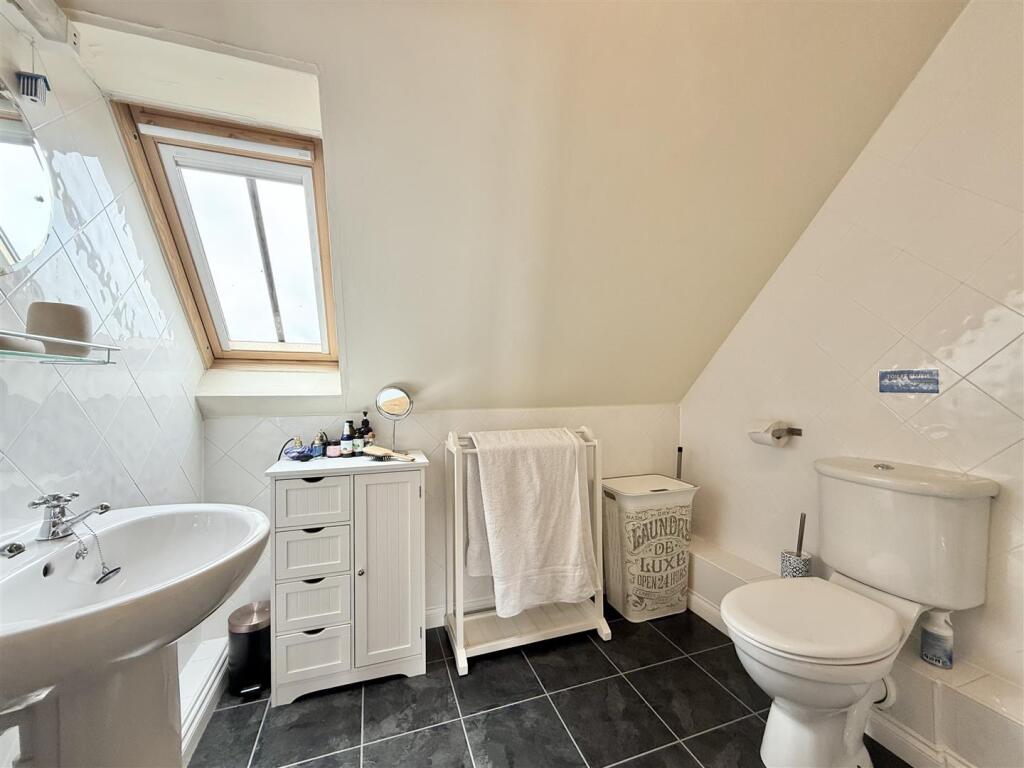 En Suite Shower Room.jpg