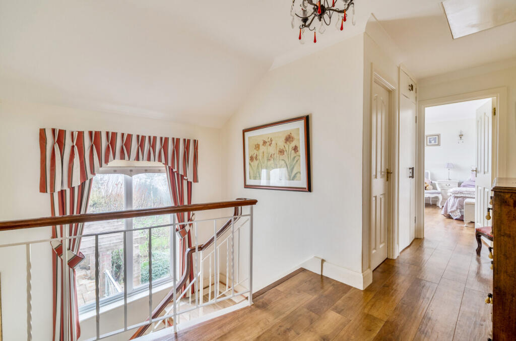 1375305-27-691610...